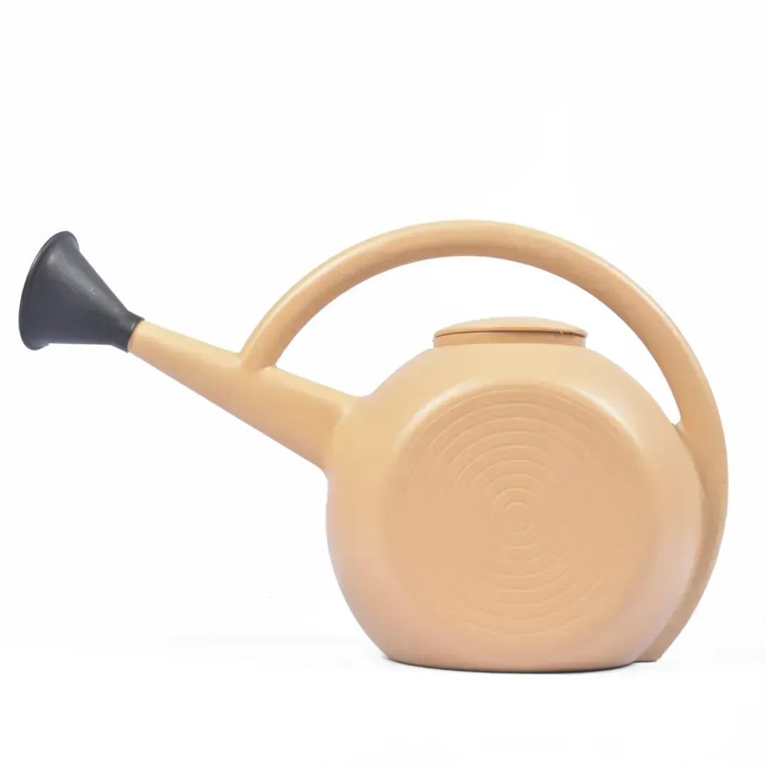 Drizzle Watering Can Cream